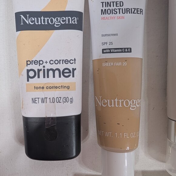 Neutrogena Skin Perfector Assorted Bundle - Picture 2 of 5